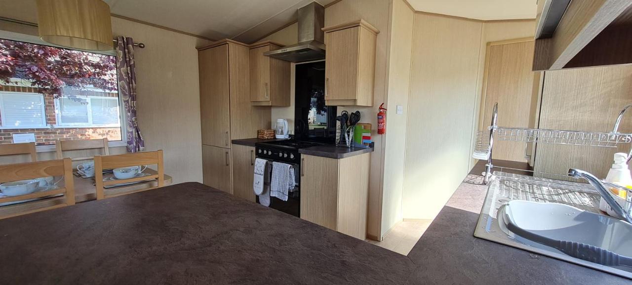 Отель Silvester'S Skegness Caravan Экстерьер фото