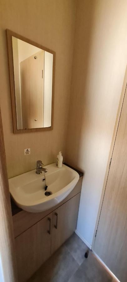 Отель Silvester'S Skegness Caravan Экстерьер фото